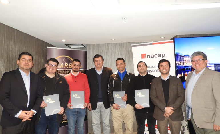 CAREP e INACAP entregan becas para carreras técnicas