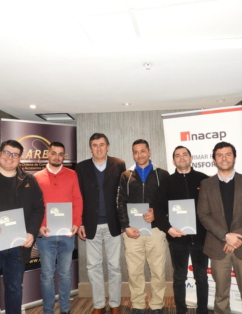 CAREP e INACAP entregan becas para carreras técnicas