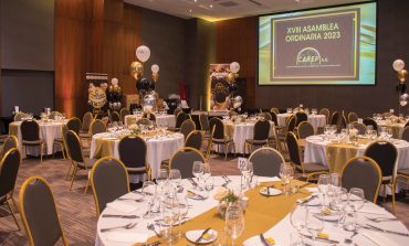 La cena y celebración del 19º Aniversario