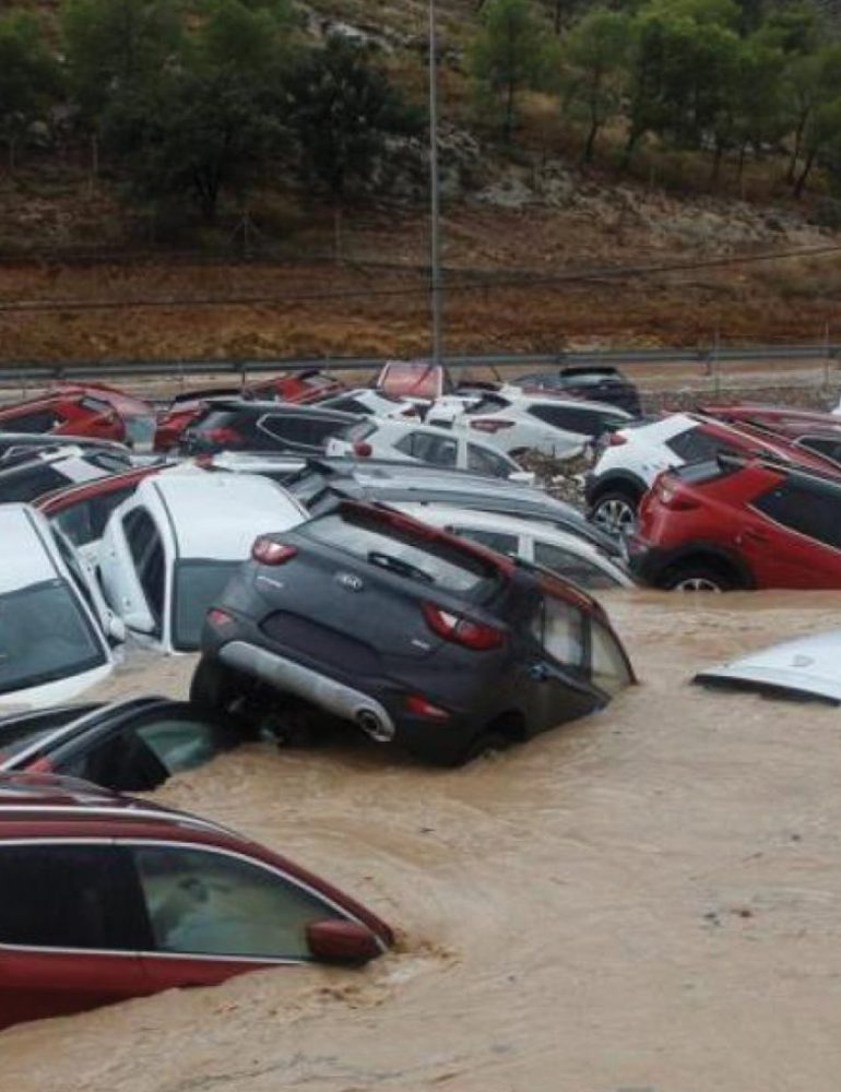 ¿Cómo dañan las inundaciones a los vehículos?