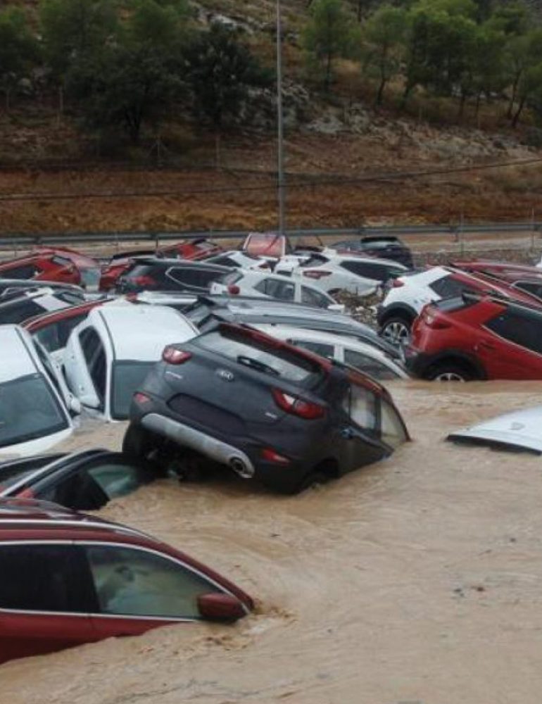 ¿Cómo dañan las inundaciones a los vehículos?