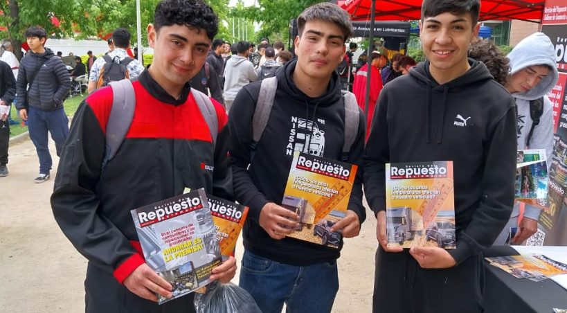 Expo Inacap recibe a Revista del Repuesto Automotor de Carep en sede de La Florida